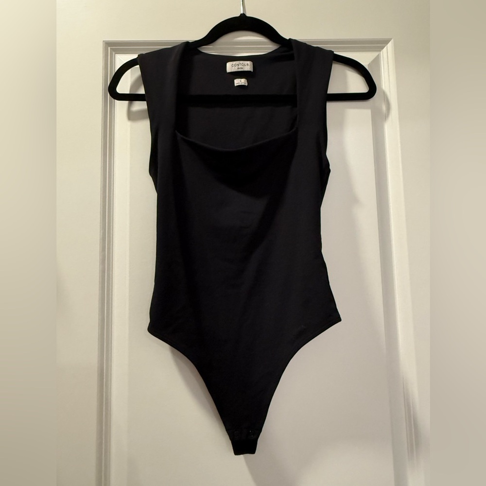 Aritzia Square Neck Babaton Bodysuit
